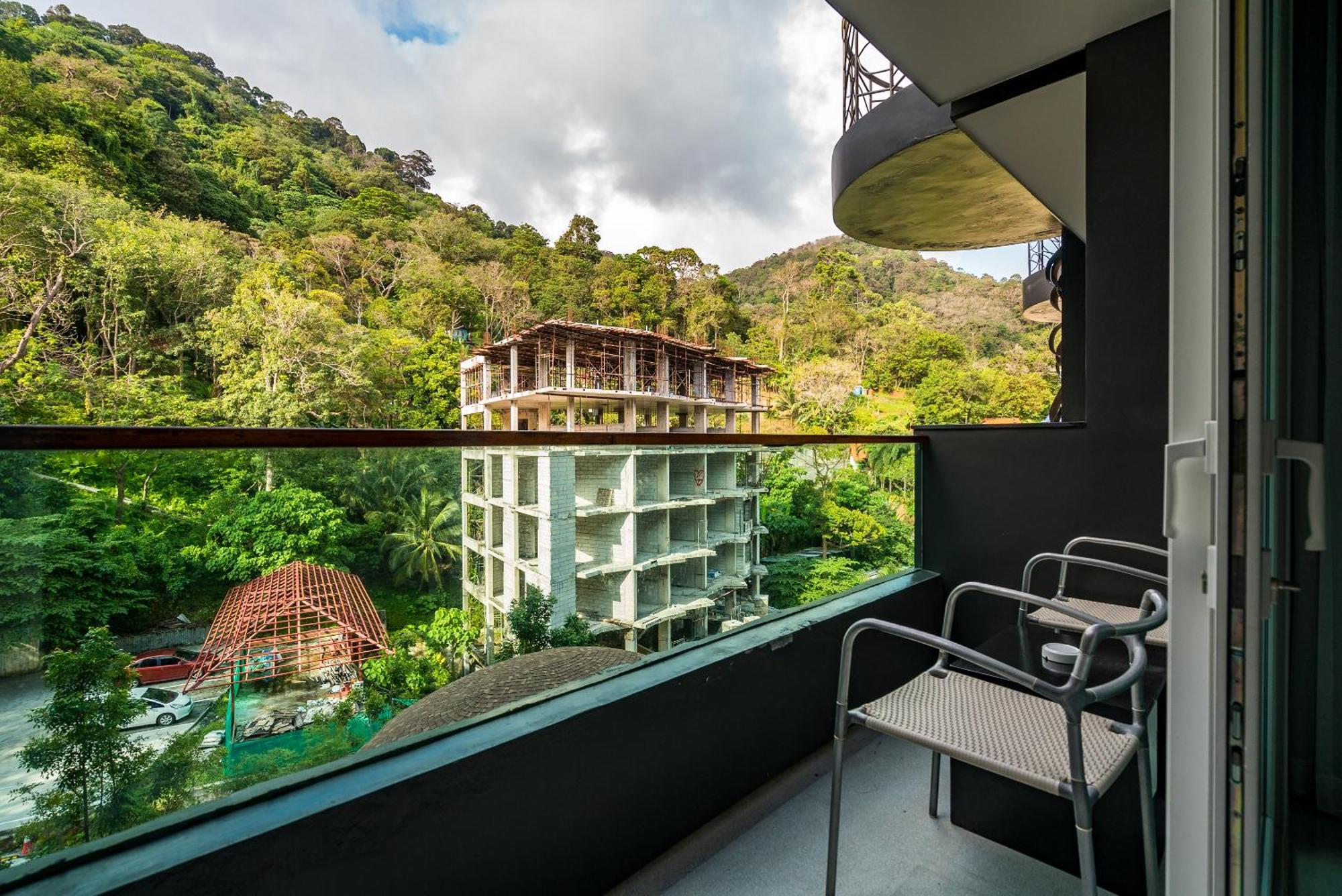 Emerald Terrace Apartments By Lofty Patong Exterior photo